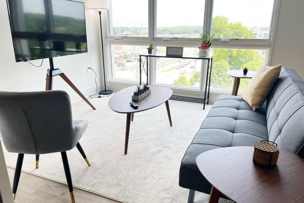 Studio Apartment, Queen Bed, Wifi, Kitchen, Washer & Dryer In Charlotte Dış mekan fotoğraf