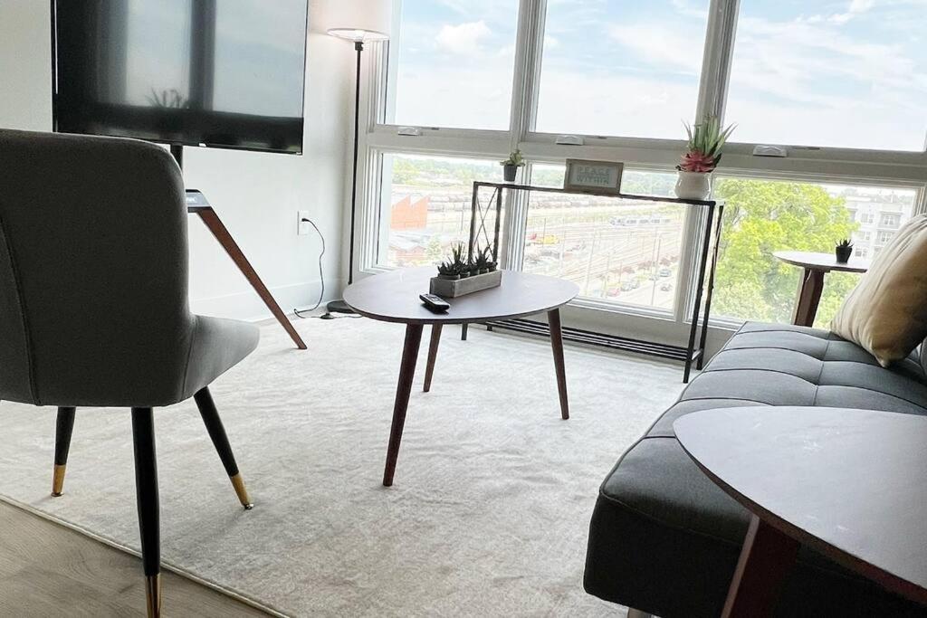 Studio Apartment, Queen Bed, Wifi, Kitchen, Washer & Dryer In Charlotte Dış mekan fotoğraf
